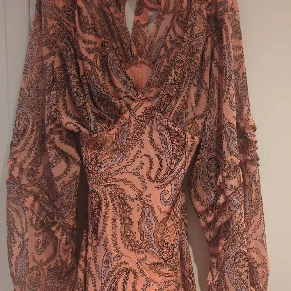 Free People Mirage Long Sleeve Maxi Dress in Peach Combo Pink Paisley size 2 - Picture 2 of 5